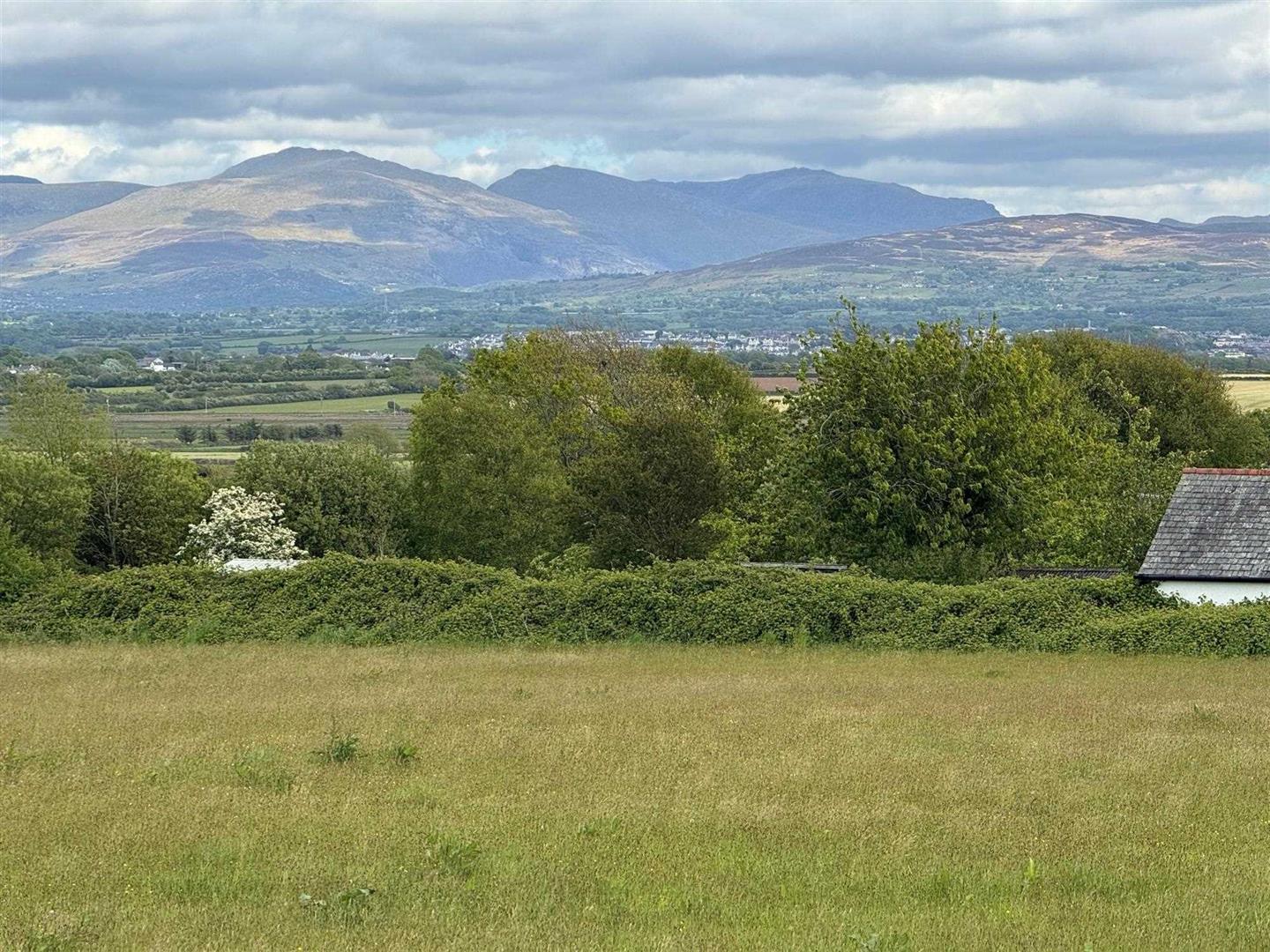 Chapel Street, Newborough